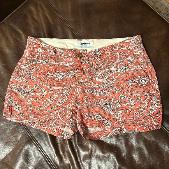 Coral Black and White Paisley Short cotton Shorts, size 2 - Picture 1 of 4